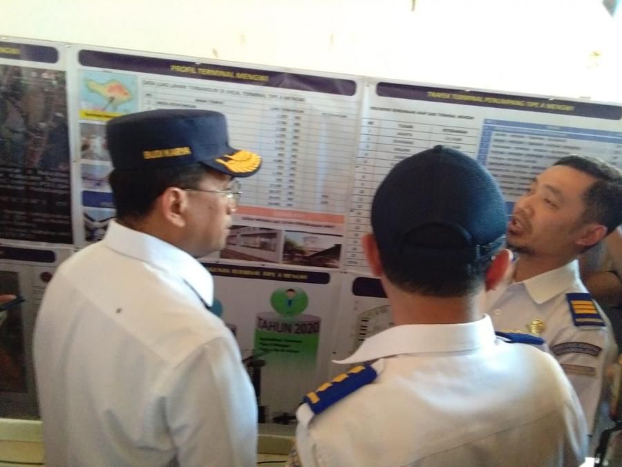 podiumnews.com-Menhub Tinjau Fasilitas Terminal Mengwi untuk Bangun Autonomus 